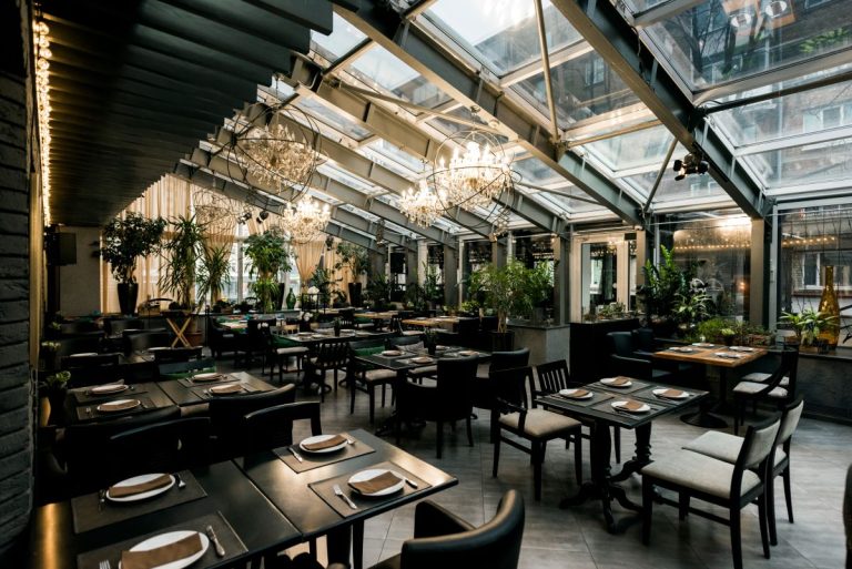 restaurante de madrid a la espera de clientes