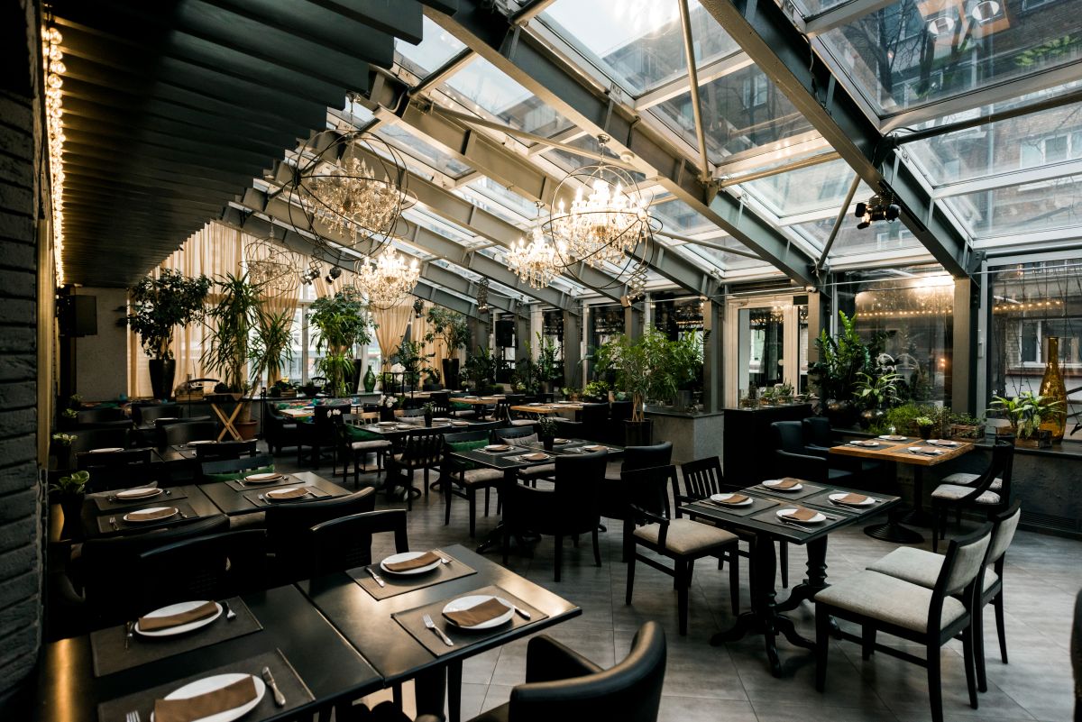 restaurante de madrid a la espera de clientes